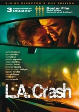 (L.A. Crash - Directors Cut) 36 Stunden in L.A.. 36 Stunden im Leben einer Handvoll Menschen, die nicht unterschiedlicher sein könnten. Und doch führt das Schicksal sie zusammen, lässt ihre Wege kreuzen und wieder auseinander gehen, ihre Leben für kurze Zeit in den gleichen Bahnen laufen. Sie sind Bewohner einer Megacity im ganz normalen Ausnahmezustand, hin und her gerissen zwischen Angst, Wut und Verzweiflung und der alles überwindenden Kraft der Hoffnung und des Glücks. Artikelbild