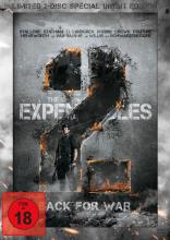 (The Expendables 2 - Back For War L.E.) THE EXPENDABLES sind zurück. Mit einer neuen Mission. Mit spektakulärer Action, unglaublichen Stunts und bissig-ironischem Humor sind sie nicht nur gnadenlos gut, sondern auch gnadenlos erfolgreich! Die Expendables haben einen neuen Auftrag! Barney Ross (Sylvester Stallone), Lee Christmas (Jason Statham), Yin Yang (Jet Li), Gunnar Jensen (Dolph Lundgren), Toll Road (Randy Couture), Hale Caesar (Terry Crews), Billy the Kid (Liam Hemsworth) und Maggie (Yu Nan) werden von Mr. Church (Bruce Willis) für einen Job engagiert, der nach leicht verdientem Geld aussieht. Doch der Plan geht schief und einer der furchtlosen Söldnertruppe wird brutal ermordet. Getrieben vom Drang der Vergeltung brechen die Expendables in feindliches Gebiet ein und stehen einem gefährlichen und brutaleren Feind gegenüber als sie erwartet hatten. Doch getrieben vom Drang nach Vergeltung zieht die Truppe eine Schneise der Verwüstung hinter sich her und wird am Ende weit mehr als ‚nur‘ ihren Bruder rächen... Artikelbild