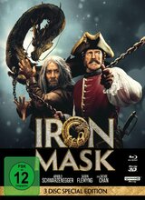 (Iron Mask L.E. (4K/Blu-ray 2D/3D)) Jonathan Greene bekommt von Zar Peter dem Großen den Auftrag, den Osten des gewaltigen russischen Reichs auszumessen, und begibt sich auf eine lange Reise voller Gefahren über den Rand der bekannten Welt hinaus. Auf seinem Weg macht er atemberaubende Entdeckungen und muss unglaubliche Abenteuer bestehen: Er wird mit schwarzer Magie konfrontiert, begegnet phantastischen Tierwesen, einer chinesischen Prinzessin und dem legendären Dragon King, dem mächtigsten aller Drachen. Währenddessen kämpfen im Tower von London ein Martial-Arts-Meister und ein mysteriöser Mann in der eisernen Maske um ihre Freiheit... (1 UHD + 1 3D Blu-ray + 1 Blu-ray)
Erstmals treten die Action-Giganten Arnold Schwarzenegger und Jackie Chan in einem Film gegeneinander an und liefern sich ein Duell der Sonderklasse. Auch in weiteren Rollen glänzt dieses spektakulär aufwändige Fantasy-Abenteuer von den Machern von SIN CITY und KILL BILL mit einer Star-Besetzung: Nebst Jason Flemyng (DIE LIGA DER AUSSERGEWÖHNLICHEN GENTLEMEN) als Jonathan Greene sind u. a. Rutger Hauer (BLADE RUNNER) und GAME OF THRONES-Star Charles Dance zu sehen. Artikelbild